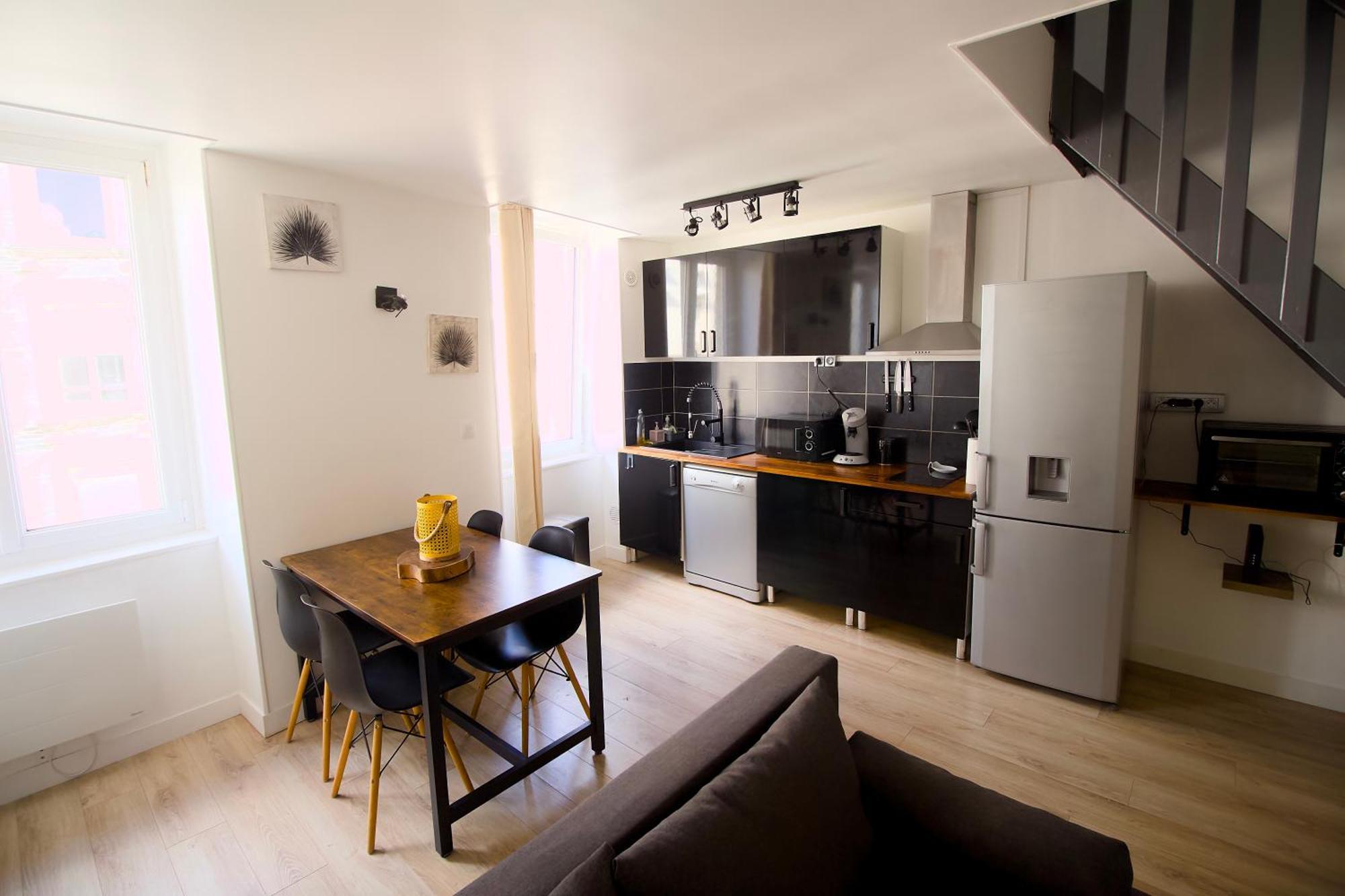 Triplex Lumineux A Cherbourg, Hyper Centre, 2 Pas Du Port & Vie Nocturne, Intendance Luxury Host Eksteriør bilde