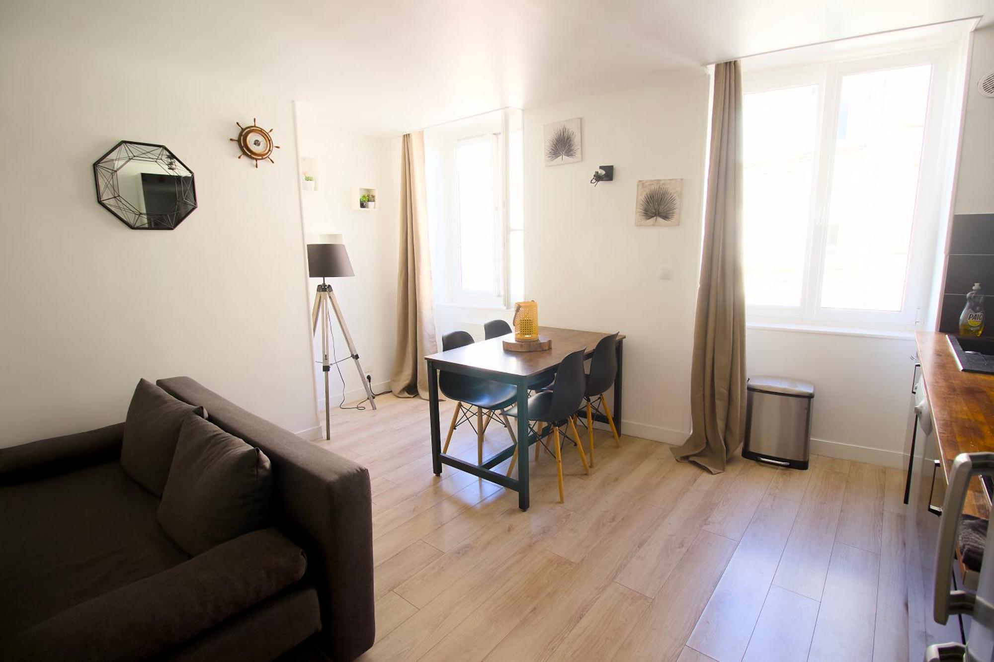 Triplex Lumineux A Cherbourg, Hyper Centre, 2 Pas Du Port & Vie Nocturne, Intendance Luxury Host Eksteriør bilde