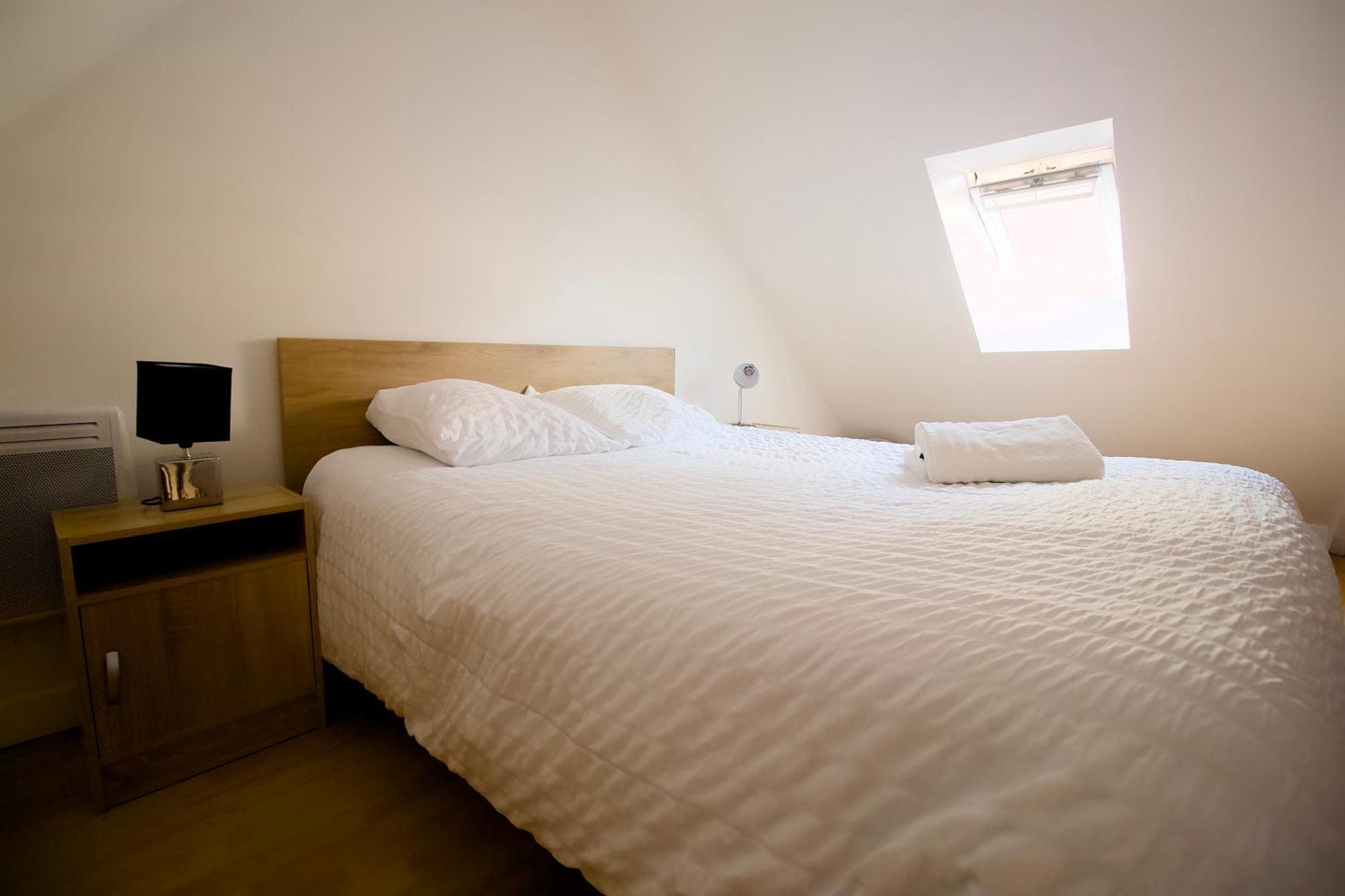Triplex Lumineux A Cherbourg, Hyper Centre, 2 Pas Du Port & Vie Nocturne, Intendance Luxury Host Eksteriør bilde